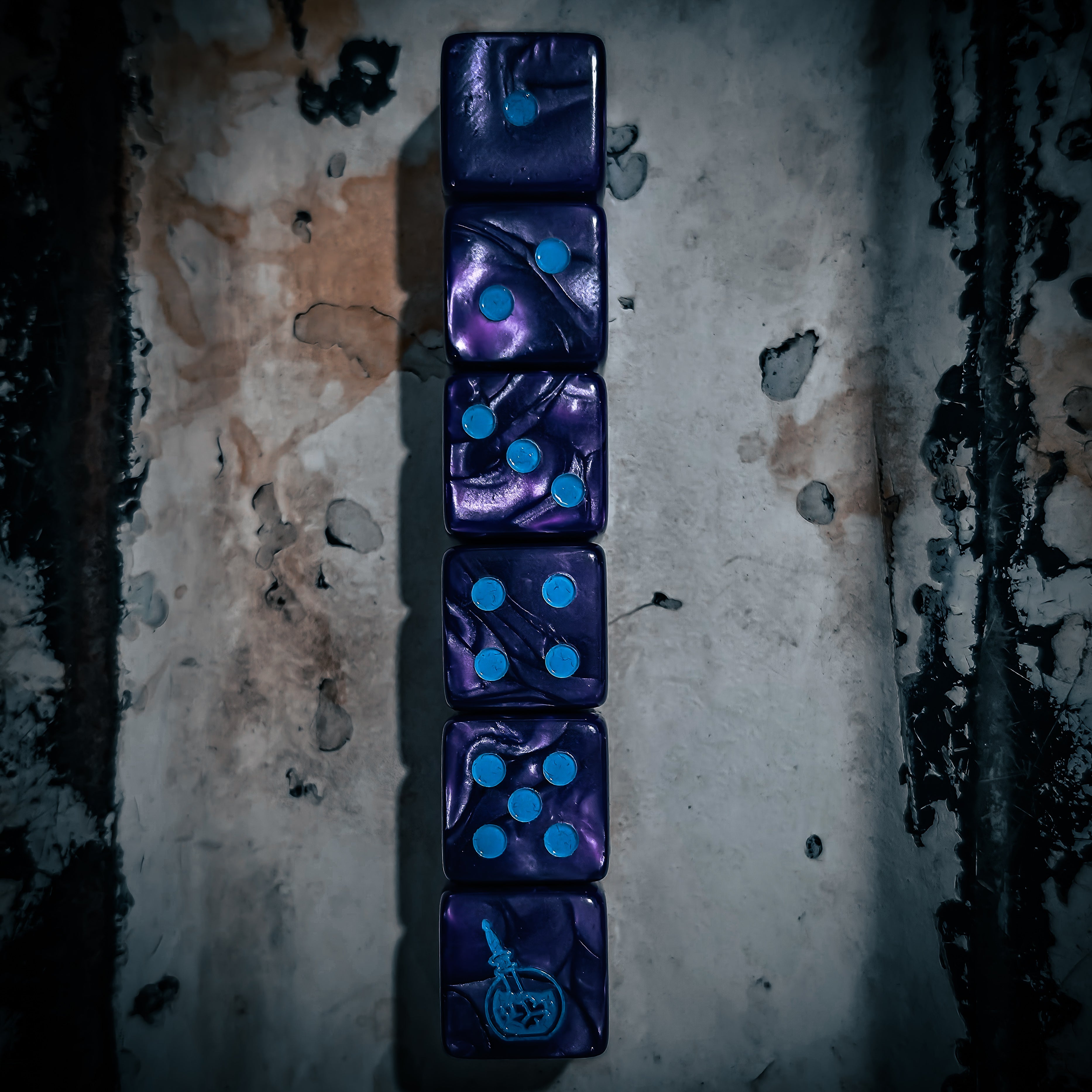 Vial Street Dice - Purple Pearl-essence